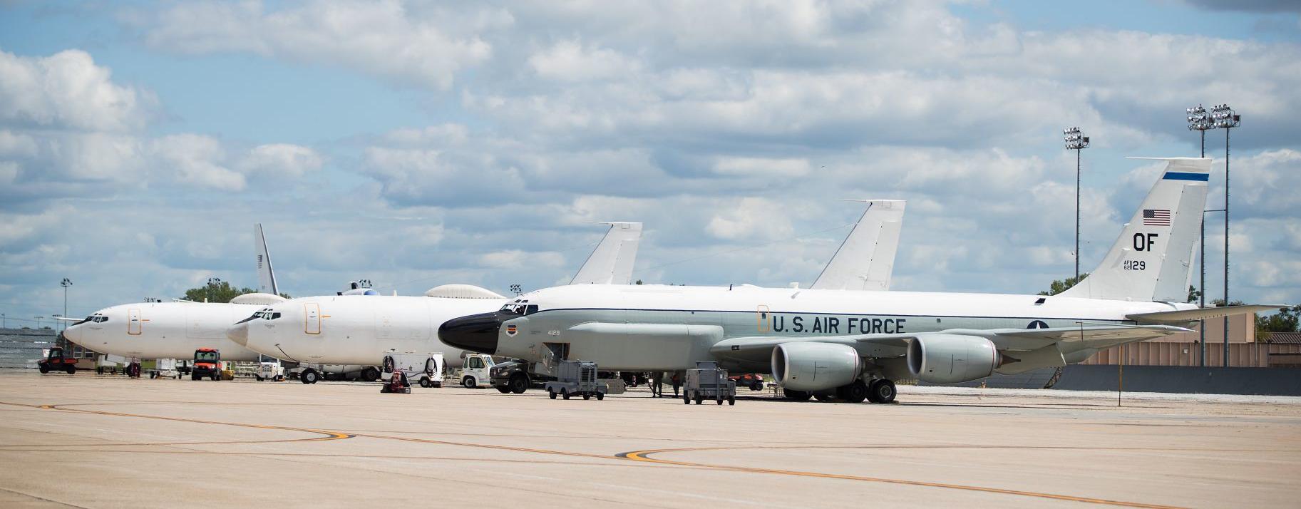 Offutt planes flightline - web